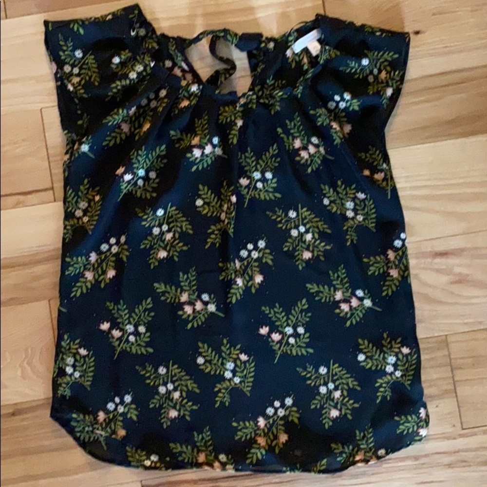 Tie back neck cap sleeve blouse